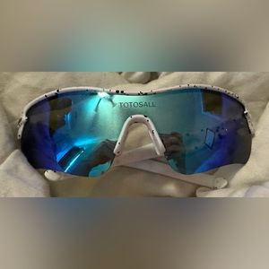 New TOTOSALL Polarized Sports Sunglasses Men And Women,Youth (J12)